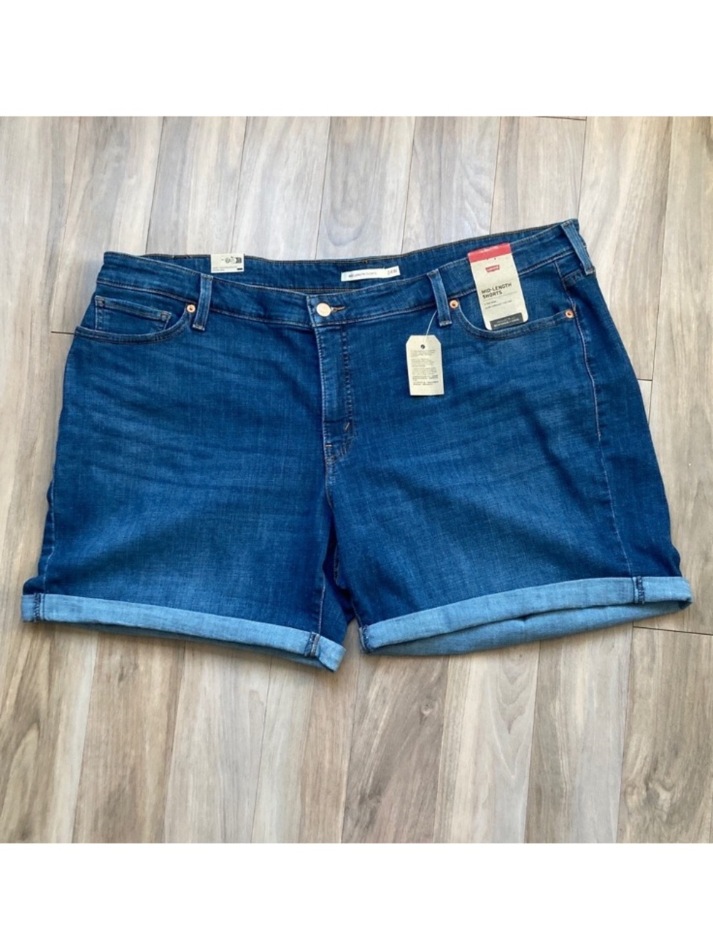 Levi's Jean Short mid length denim short mid rise cuffed 24W